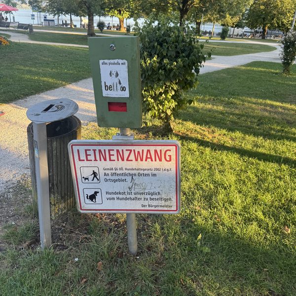 Salzkammergut — Obbligo di guinzaglio e distributore di sacchetti